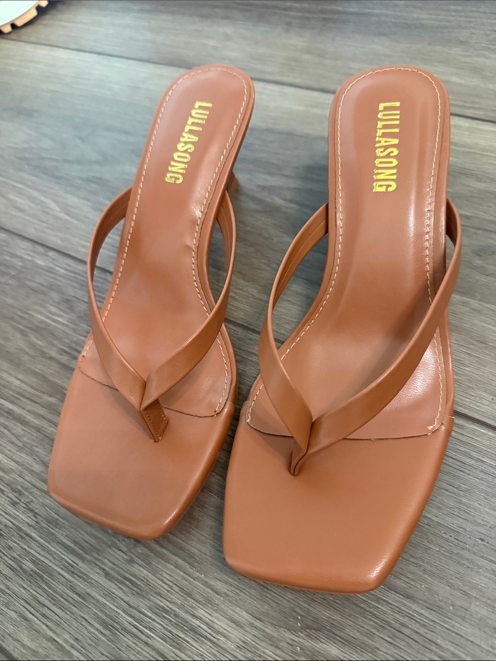Lullasong Women's Tan Square-Toe Thong Kitten Heels Size 7
